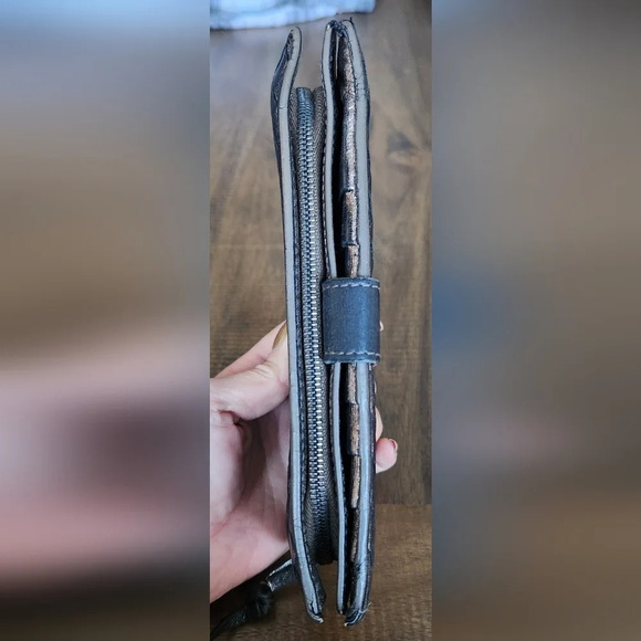 Bottega Veneta Intrecciato Leather Wallet - Picture 8 of 16